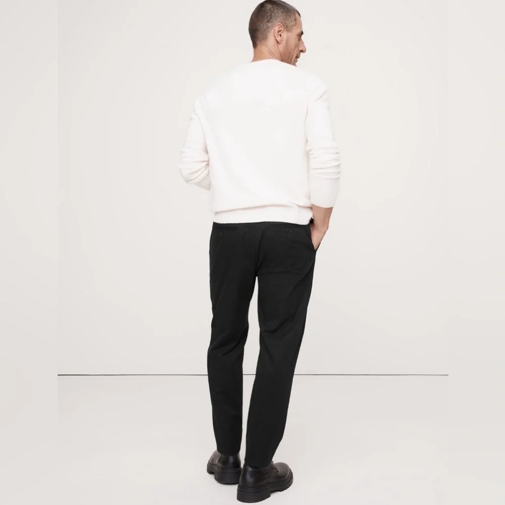 NWT! Banana Republic Black Pleated Cropped Italian-Stretch Chino - Size 38 🩷